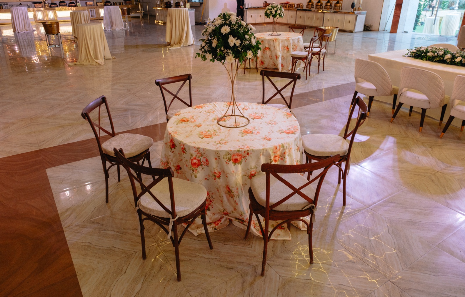 PRIVATE
DINING